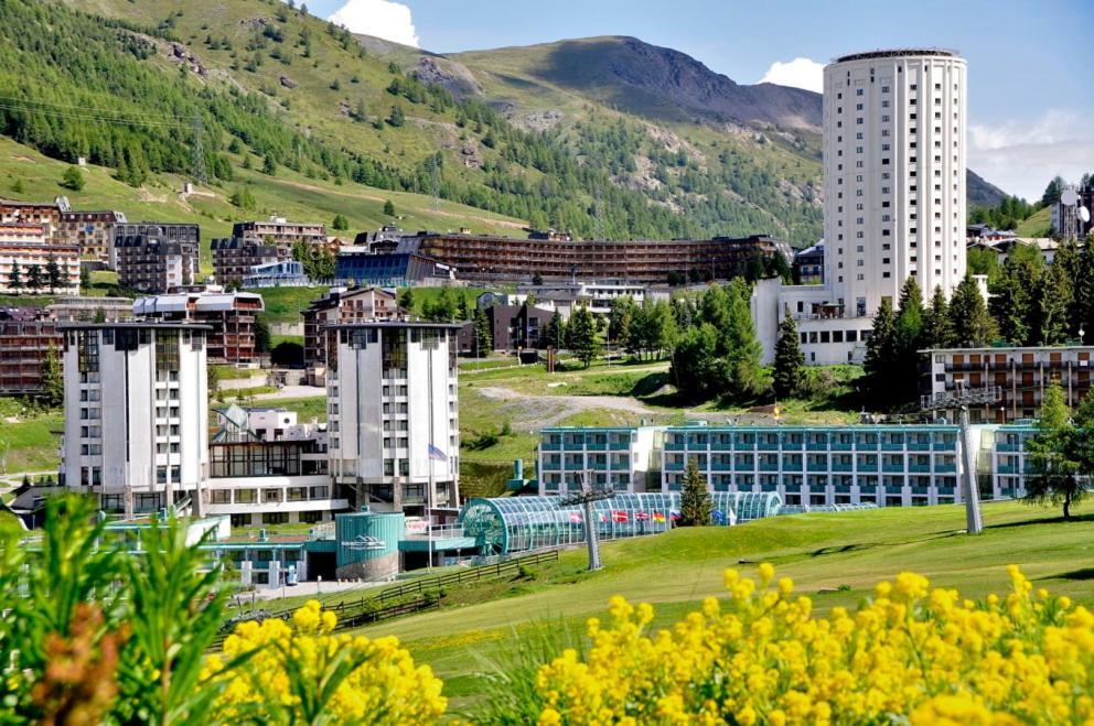 Attico Villaggio Olimpico Sestriere Colle Sestriere Exterior foto